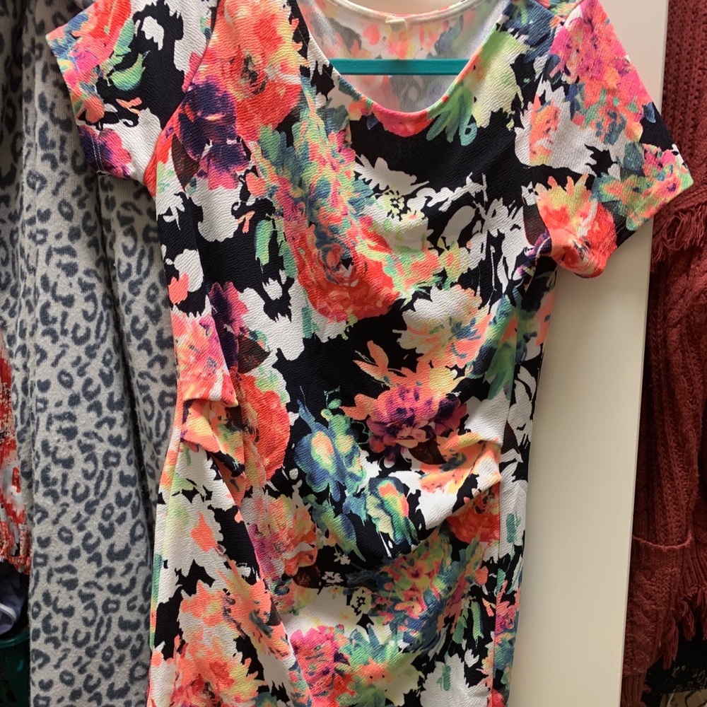Fitted maternity dress